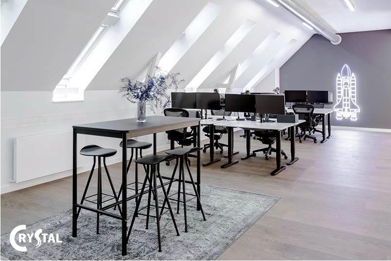 Alt: open-plan-office-interior-design