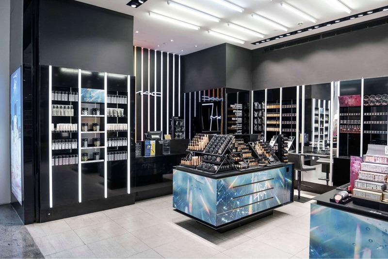 showroom mỹ phẩm - Crystal Design TPL