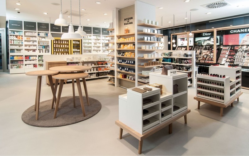 thiết kế nội thất showroom mỹ phẩm - Crystal Design TPL