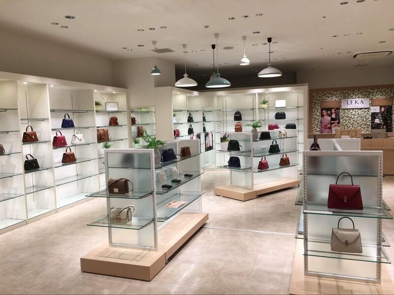 thiết kế showroom cửa hàng - Crystal Design TPL