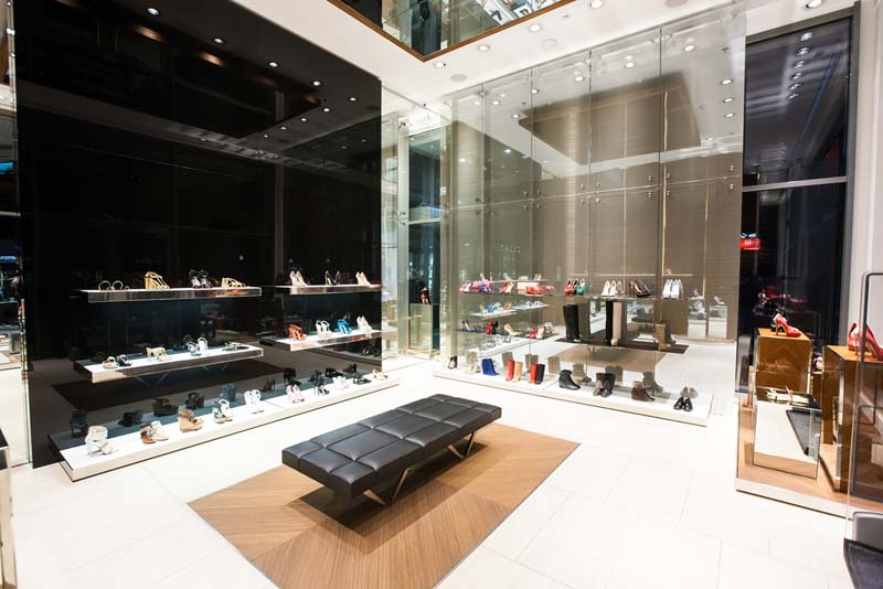 thiết kế cửa hàng giày dép - Crystal Design TPL