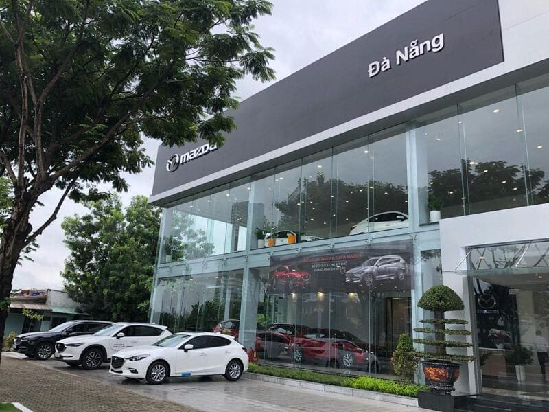 mẫu thiết kế showroom xe hơi đẹp - Crystal Design TPL