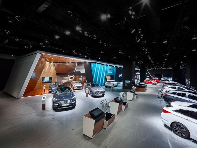 trang trí nội thất showroom ô tô - Crystal Design TPL