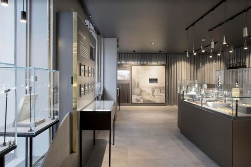 Công ty thiết kế thi công nội thất showroom - Crystal Design TPL