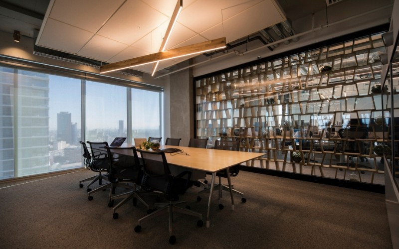 Không gian phòng họp đơn giản, hiện đại và riêng tư