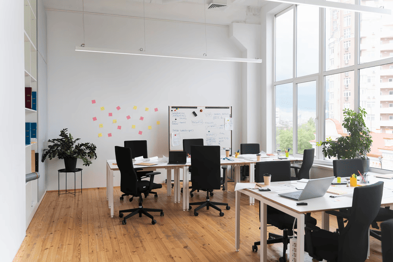 Khi thiết kế văn phòng 40m2, nên ưu tiên thiết kế không gian mở, có tính linh hoạt cao
