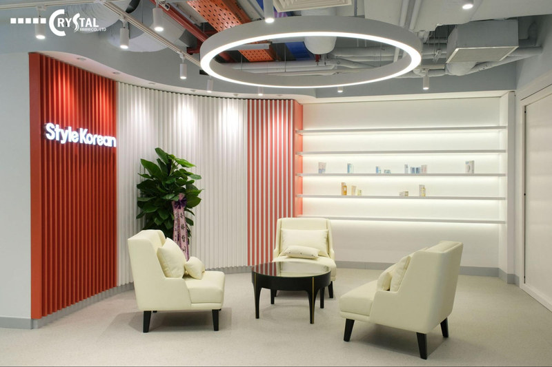 Khu vực StyleKorean với thiết kế hiện đại, nội thất sang trọng và kệ trưng bày sản phẩm, tạo không gian chuyên nghiệp