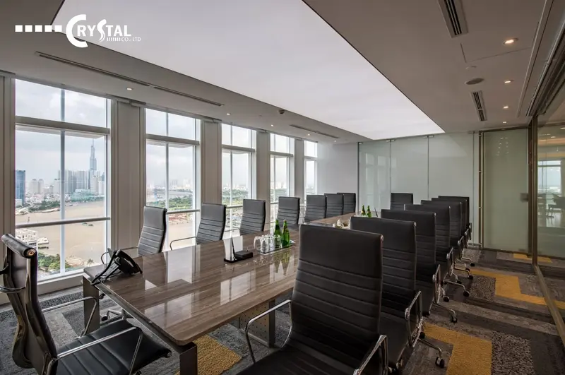 Mô hình coworking Space với phòng họp hiện đại, trang bị đầy đủ thiết bị phục vụ nhu cầu doanh nghiệp.