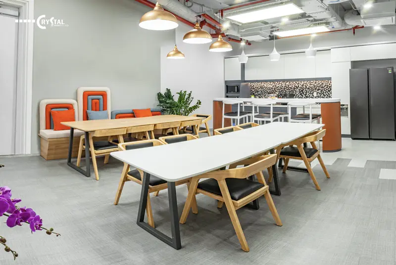 Canteen văn phòng quy mô vừa phù hợp với doanh nghiệp SMEs.