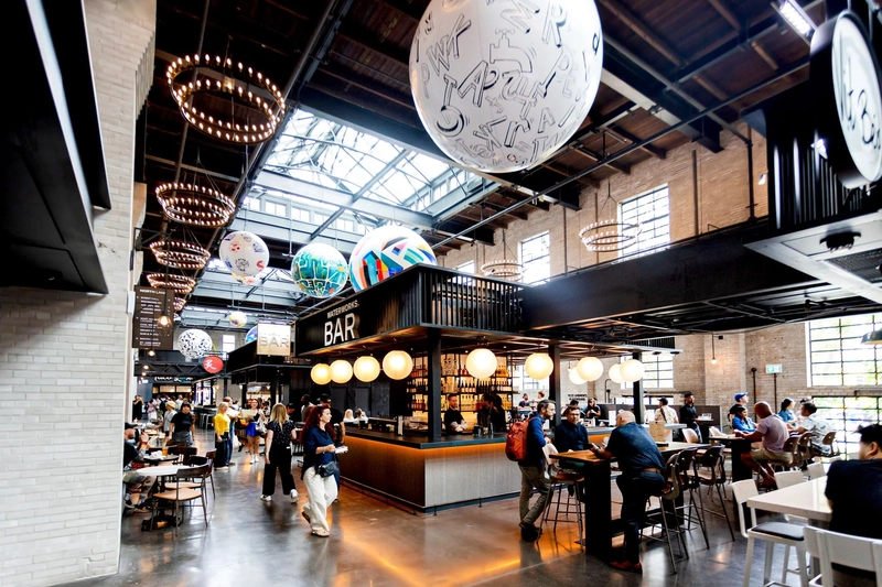 Khu ẩm thực nội khu theo phong cách công nghiệp hiện đại, tối ưu diện tích phục vụ (Nguồn: Internet)