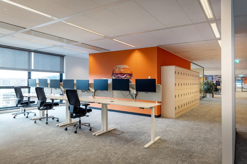 modern office interior design ideas for clutter free desks