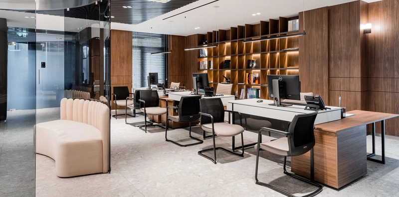 Khu vực tiếp nhận, xử lý hồ sơ và một ghế chờ nhỏ phía trước (Nguồn: Internet)