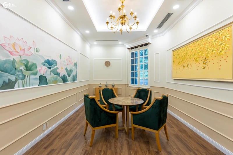 Emerald green brings the space to life (Source: Internet)