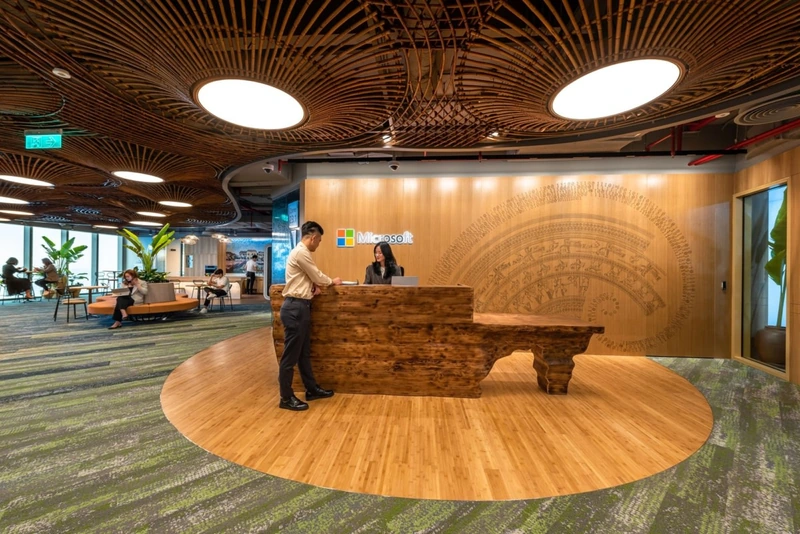 Utilizing breathable regional materials like bamboo and rattan, this technology workspace pays homage to local craftsmanship while ensuring employee comfort (Source: Internet)