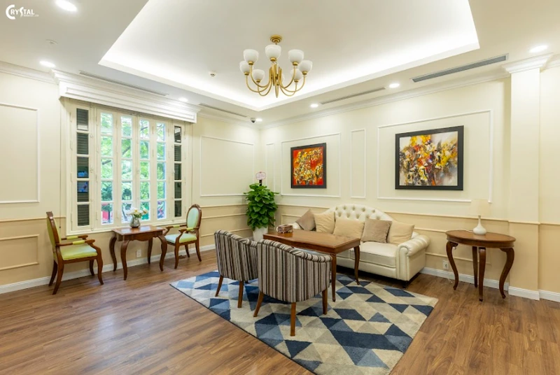 Prioritizing FSC-certified or reclaimed hardwoods over imported premium timbers (Source: Deco Crystal) 