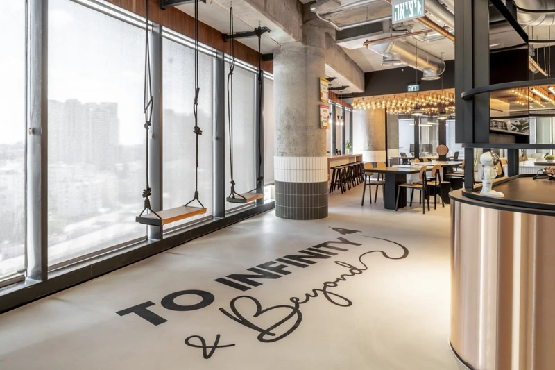 An existing raw concrete columns is transformed into a central design feature (Source: Internet) 