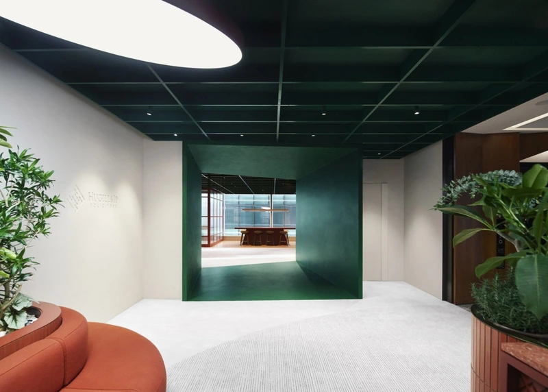 The Industrial × Minimalism combination navigates one of the central challenges of pure industrial style decoration: visual noise (Source: Internet) 