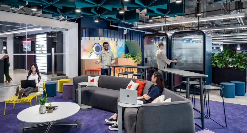 Hệ thống cảm biến môi trường iOT được tích hợp vào nhiều văn phòng, giúp tự động điều chỉnh ánh sáng, điều hòa theo lượng người để tiết kiệm năng lượng (Nguồn: Internet)