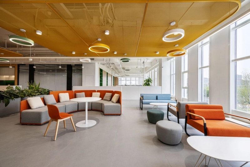 Seamless daylight harvesting minimizes reliance on artificial lighting, a decision often guided by a skilled workspace interior designer (Source: Internet)