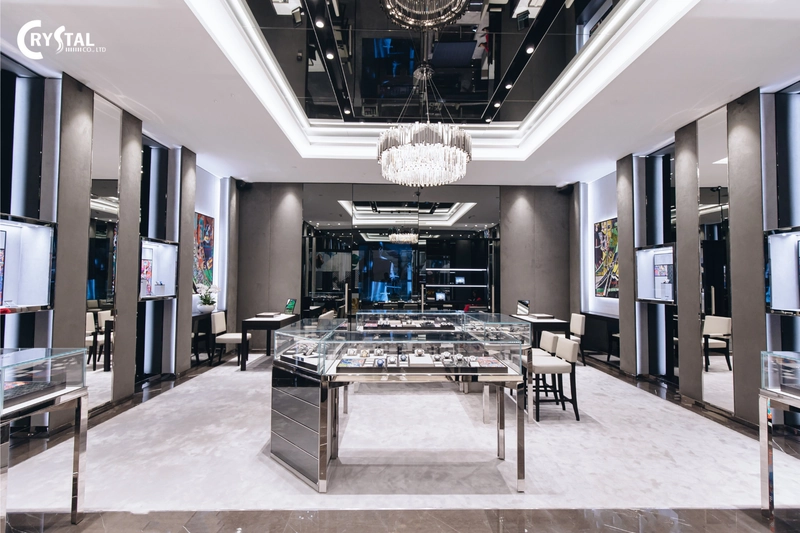 Crystal Design TPL là đơn vị thiết kế, tư vấn thi công nội thất showroom cao cấp trọn gói cho cửa hàng Hublot Tràng Tiền, Hà Nội (Nguồn: Deco Crystal) 