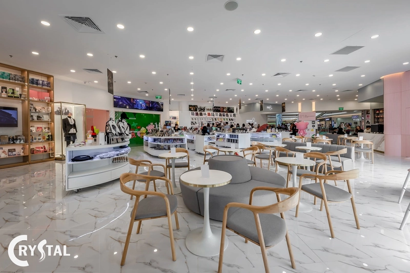 Khu vực cafe trong showroom (Nguồn: Deco Crystal) 